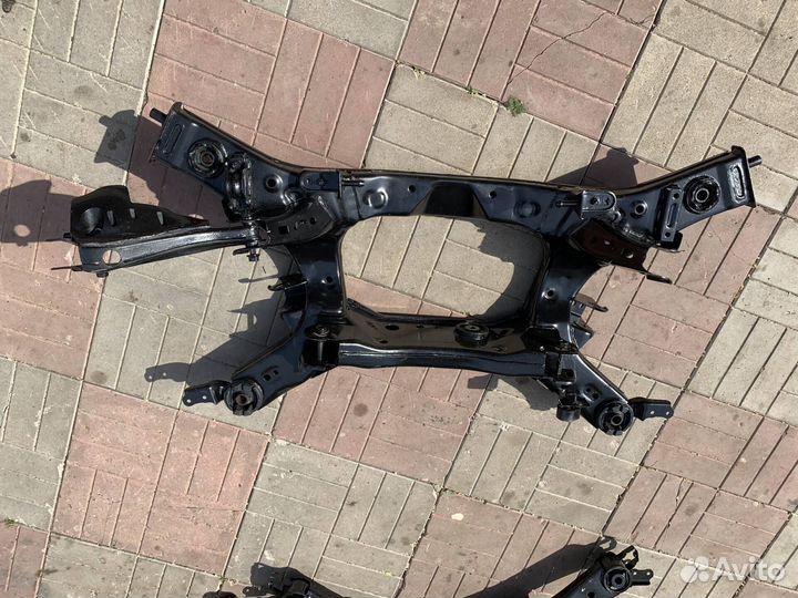 Подрамник задний Infiniti QX70 2013-2018г