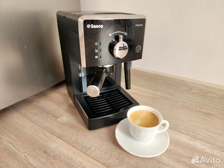 Рожковая кофеварка Saeco Poemia HD8323