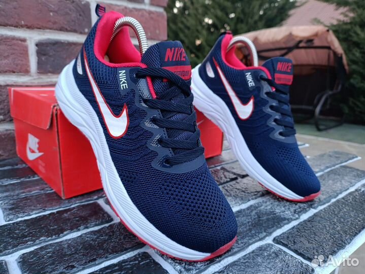 Кроссовки спортивные Nike подростковые