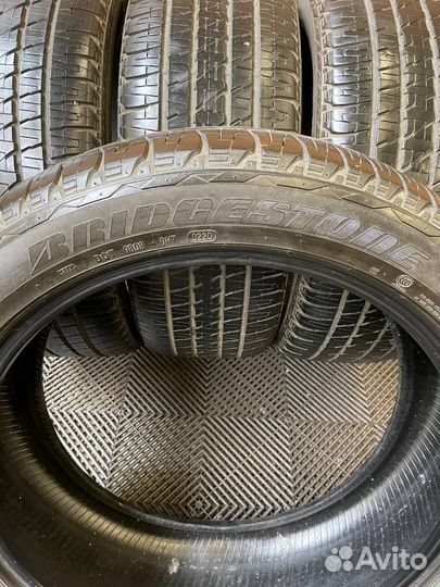 Bridgestone Dueler H/L Alenza 285/45 R22