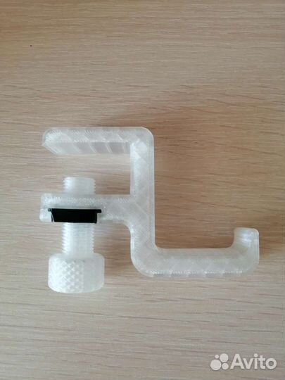 Крючок-держатель для наушников