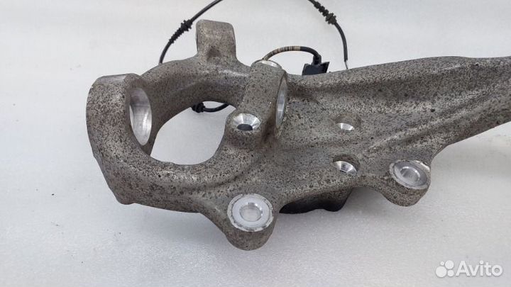 Кулак поворотный передний правый Mercedes-Benz