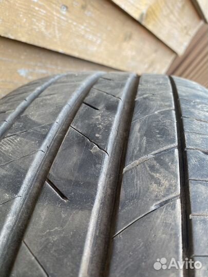 Kumho Ecsta HS52 215/55 R17