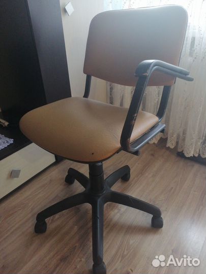 Компьютерный стул
