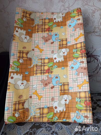 Пеленальная доска на кроватку