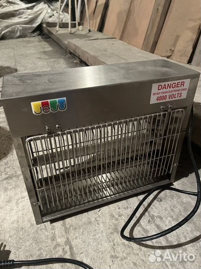 Лампа от насекомых инсектицидная jeju E-100-2S