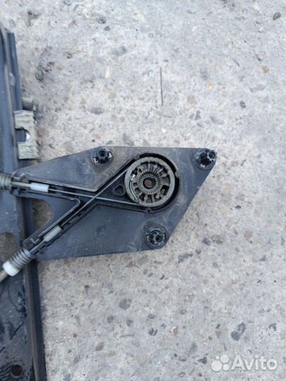 Стеклоподъемный механизм передний правый