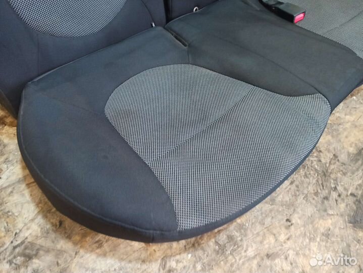 Сиденье заднее Hyundai Solaris хэтчбек