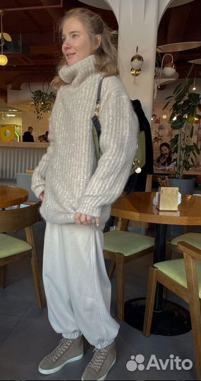 Свитер из шерсти