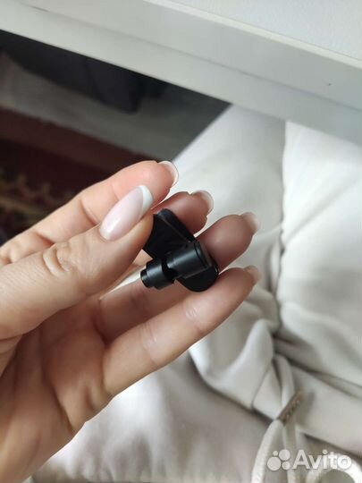 Клипса для наушников