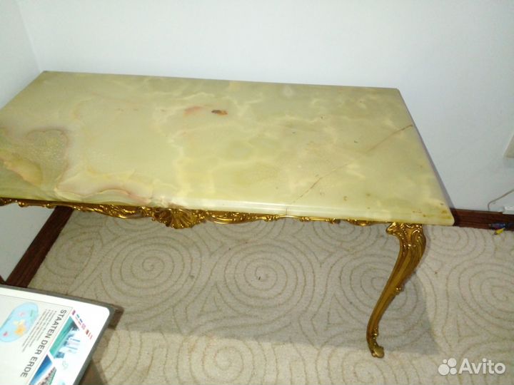 Антикварный столик