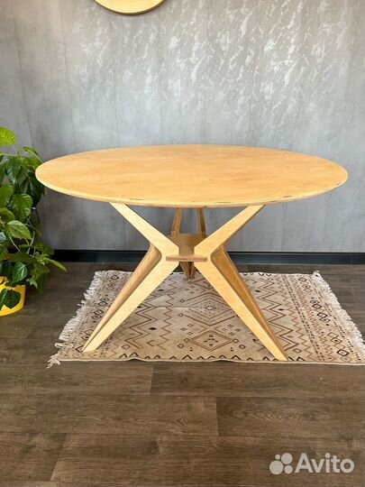 Кухонный стол деревянный