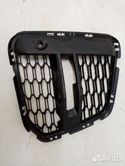 Решетка бампера передняя правая Bmw X1 F48 2018