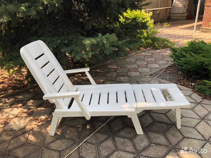 Шезлонг