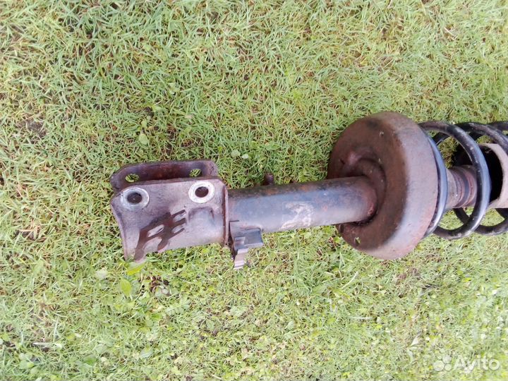 Амортизатор передний правый Opel Vectra B