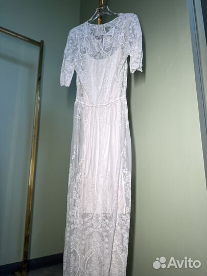 Платье с кружевом