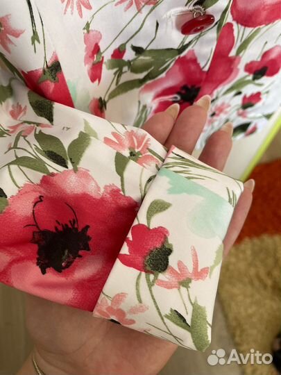 Костюм нарядный для девочки новый