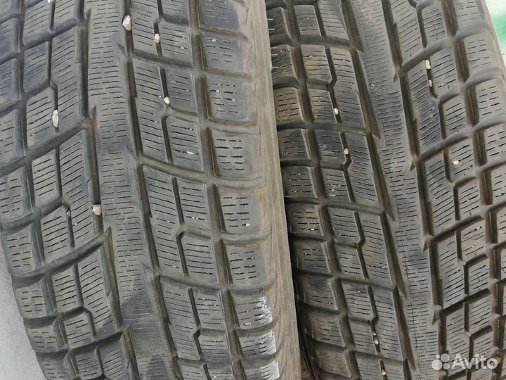 Yokohama Ice Guard F700Z 215/65 R16