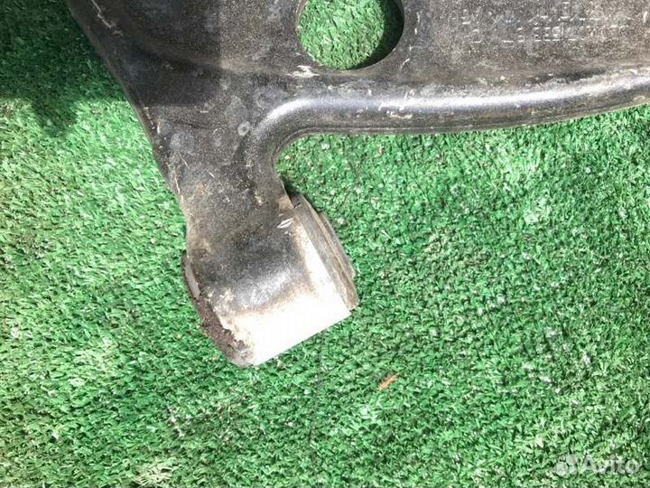 Рычаг подвески передний Volkswagen Passat B6 CDA