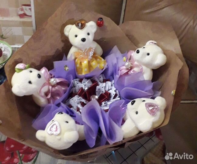 Букеты из мягких игрушек и сладостей