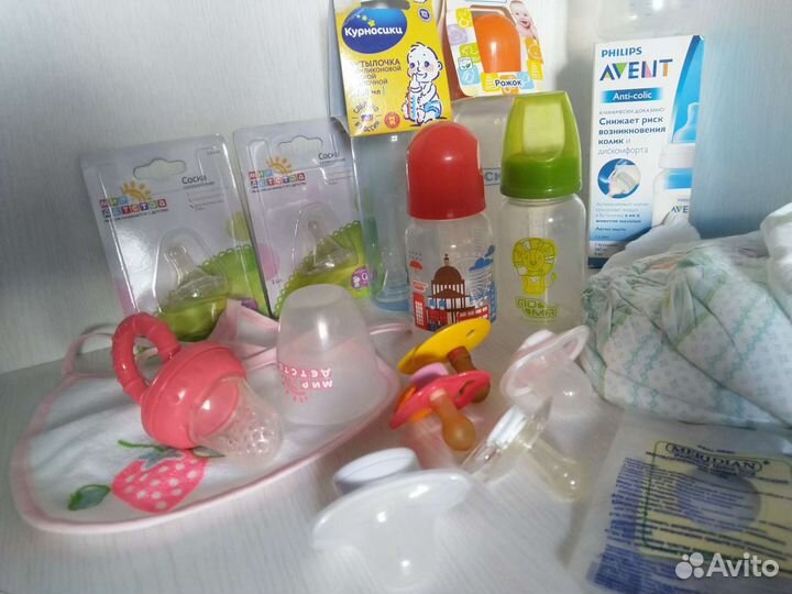 Бутылочки и другие принадлежности для малыша