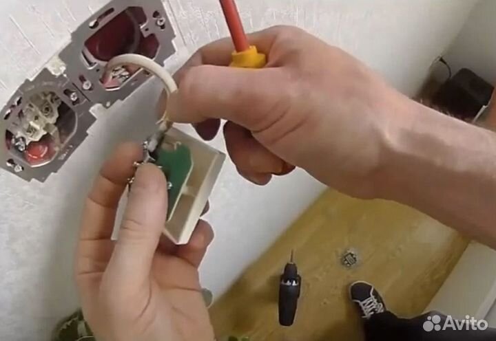 Электрик. Услуги от частного мастера