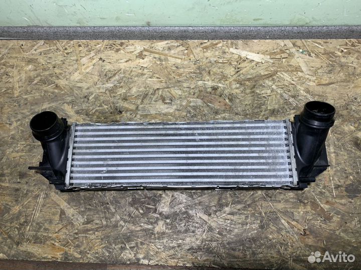 Радиатор интеркулера BMW F10 F07