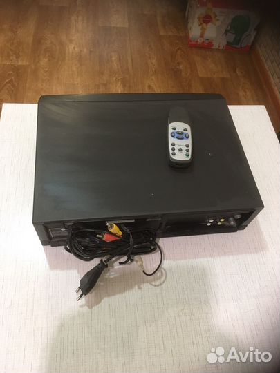 Видеомагнитофон LG