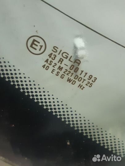 Стекло заднее Mercedes-Benz W124