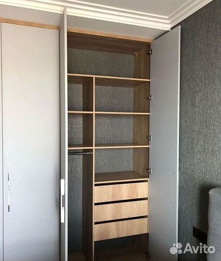 Шкаф распашной/ Прихожая