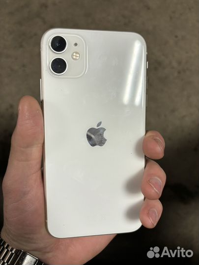iPhone 11, 64 ГБ