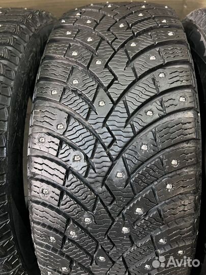 Pirelli Ice Zero 2 215/55 R17