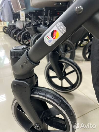 Новая коляскас рождения 2 в 1