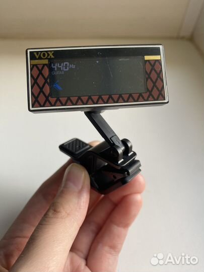 Тюнер-клипса VOX AC Clip Tune для настройки гитары