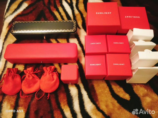 Коробки и футляры для ювелирных изделий