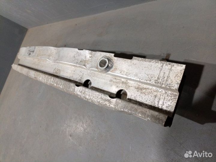 Усилитель заднего бампера Volkswagen Touareg CR