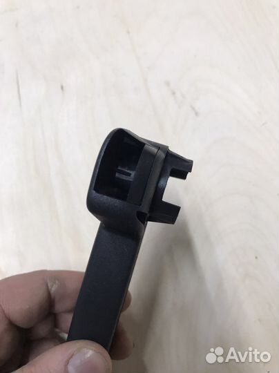 Ручка капота Tiguan 2