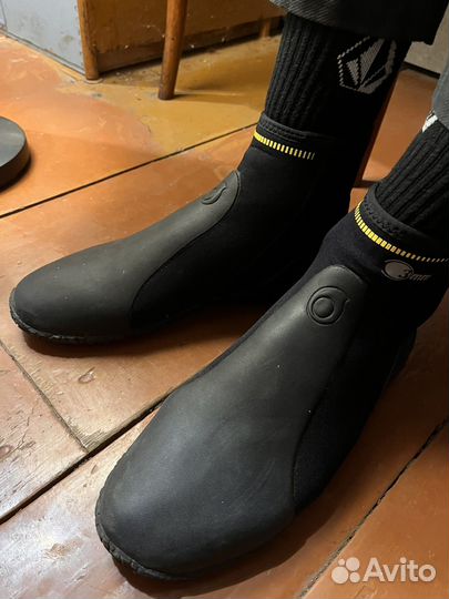 Неопреновые ботинки 44