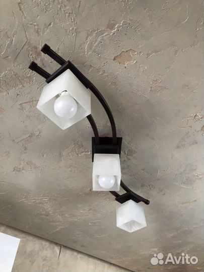 Потолочные светильники и люстры