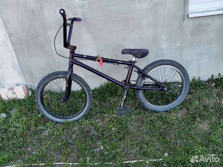 Трюковой велосипед BMX