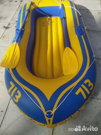 Надувная лодка на 154 кг