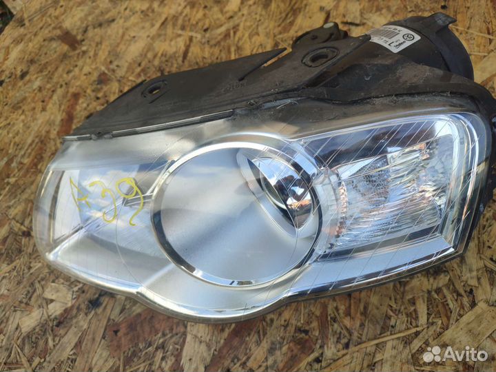 Левая фара Vw Passat B6