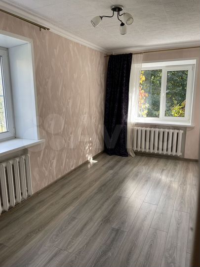 2-к. квартира, 50 м², 3/3 эт.