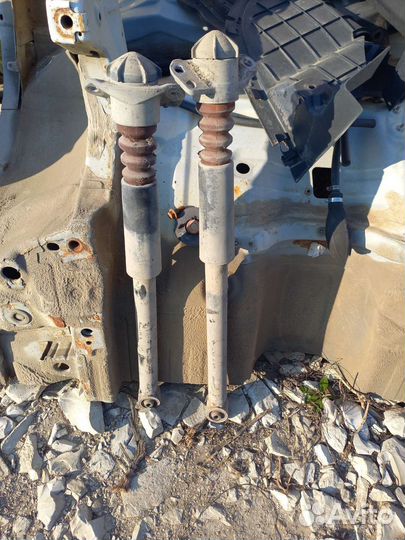 Volkswagen polo 5 задние амортизаторы