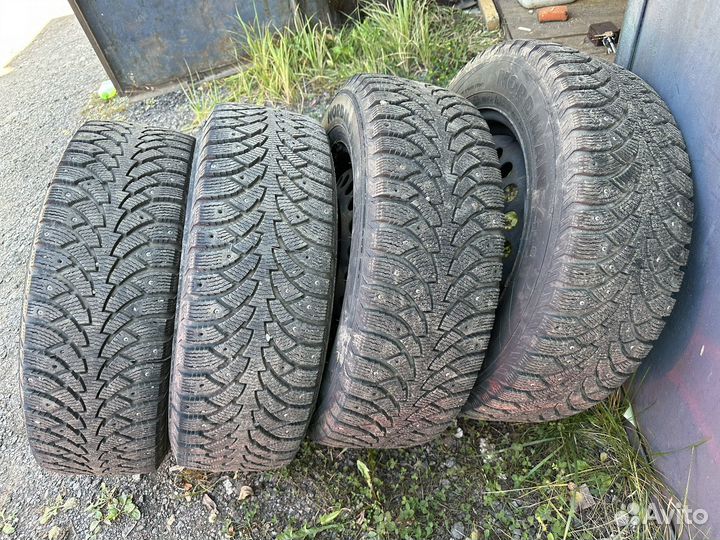 Nokian Tyres Nordman 4 215/65 R16