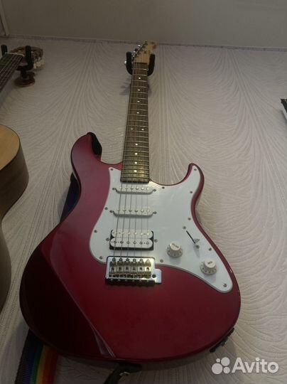 Электро гитара yamaha pacifica 112j red