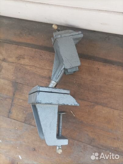 Тисы шарнирные