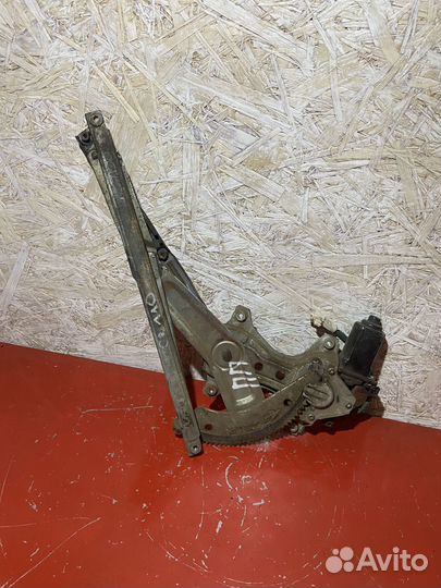 Стеклоподъемник передний правый Toyota Sprinter