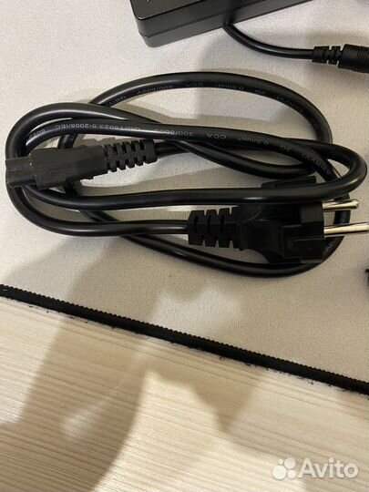 Универсальное зарядное устройство для ноутбука