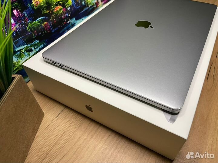 Macbook Pro 15 2018 i7 16gb 512gb Рабочая лошадка